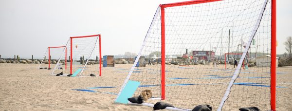 Beachfootball_Damp2