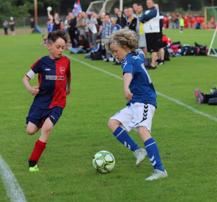 Internationale_Fussballturniere_Spielszene_D-Jugend Originalbild unter: http://photo-rocket.fotograf.de/photo/5cf6a1b5-d0c0-4be4-bb6d-25d2ac110003