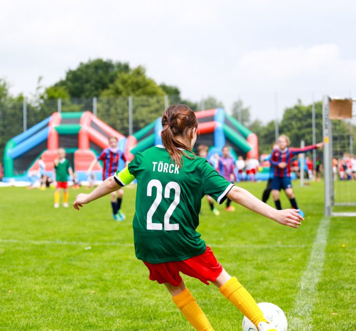 Internationale_Fussballturniere_Mädchen_Eckball Internationale_Fussballturniere_Mädchen_Eckball